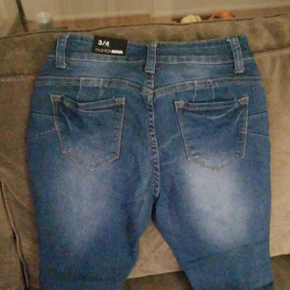 Fashion Nova jeans - Picture 3 of 5